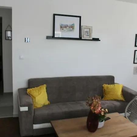 Spacious 2-bedroom In The Old Town Apartment
