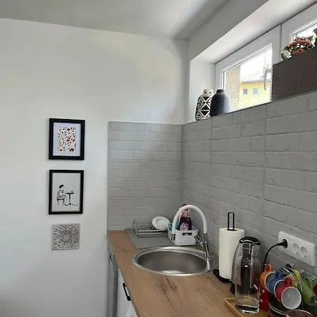 Spacious 2-bedroom In The Old Town 아파트 *