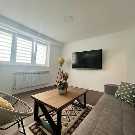 Spacious 2-bedroom In The Old Town