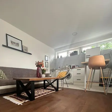 Spacious 2-bedroom In The Old Town 사라예보